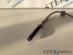 Auspuff Temperatursensor van een Mercedes-Benz E (W212) E-350 CDI BlueEfficiency 3.0 V6 24V 2011