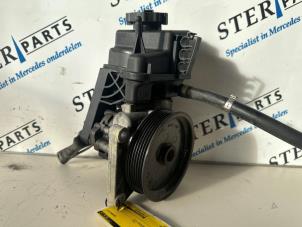 Used Power steering pump Mercedes E Estate (S212) E-220 CDI 16V BlueEfficiency Price € 99,50 Margin scheme offered by Sterparts Mercedes specialist