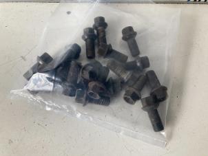 Used Set of wheel bolts Mercedes B (W246,242) 1.6 B-200 BlueEFFICIENCY Turbo 16V Price € 20,00 Margin scheme offered by Sterparts Mercedes specialist