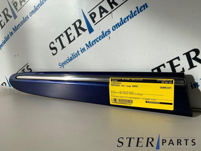 Używane Listwa ozdobna Mercedes CLK (C209) 1.8 200 K 16V Cena € 24,95 Procedura marży oferowane przez Sterparts Mercedes specialist