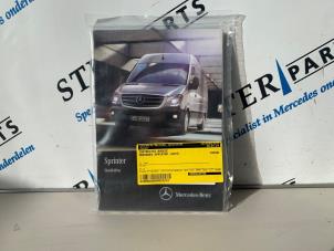 Neuf Livret d'instructions Mercedes Sprinter 3,5t (906.73) 311 CDI 16V Prix € 24,20 Prix TTC proposé par Sterparts Mercedes specialist