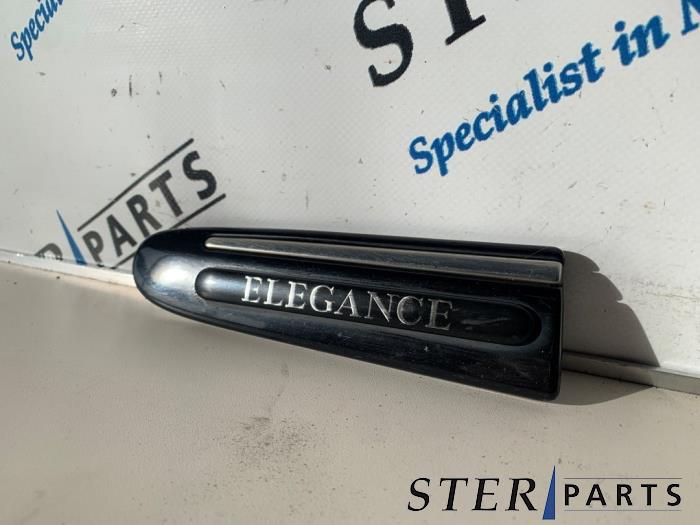 Używane Listwa ozdobna Mercedes E Combi (S211) 3.2 E-320 CDI 24V Cena € 12,50 Procedura marży oferowane przez Sterparts Mercedes specialist