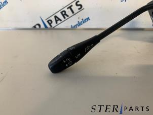 Tempomat van een Mercedes-Benz SLK (R171) 3.5 350 V6 24V 2005