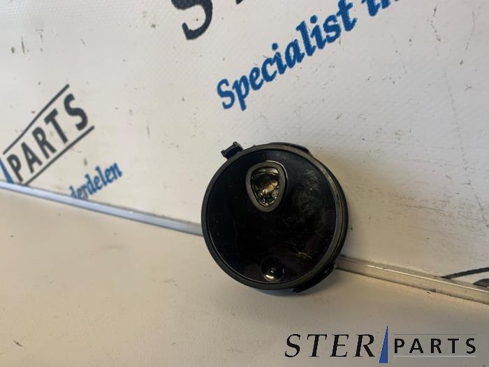Begagnade Regnsensor Mercedes SLK (R171) 3.5 350 V6 24V Pris € 19,95 Marginaltabell erbjuds av Sterparts Mercedes specialist