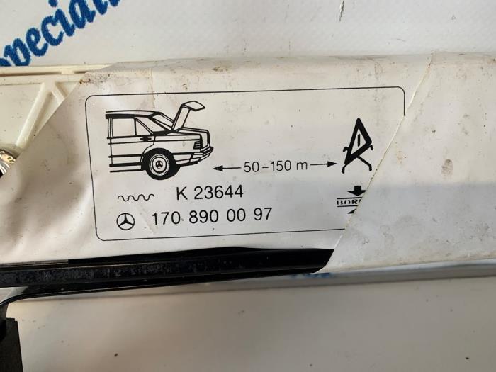 Warning triangle from a Mercedes-Benz SLK (R170) 2.3 230 K 16V 1997