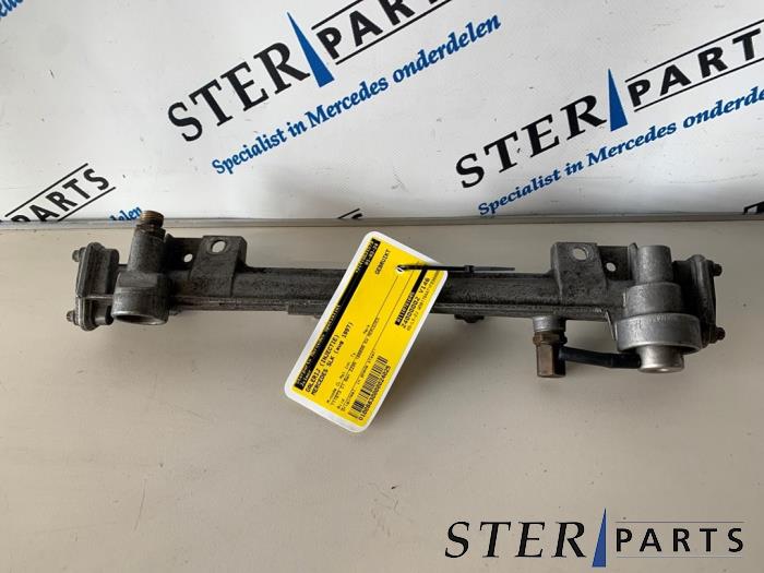 Usagé Système d'injection Mercedes SLK (R170) 2.3 230 K 16V Prix € 39,50 Règlement à la marge proposé par Sterparts Mercedes specialist