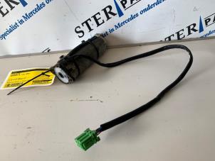 Gebrauchte Sitzmotor Mercedes SL (R230) 5.0 SL-500 V8 24V Preis € 49,50 Margenregelung angeboten von Sterparts Mercedes specialist