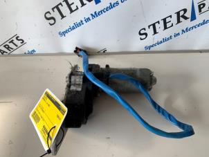 Gebrauchte Sitzmotor Mercedes SL (R230) 5.0 SL-500 V8 24V Preis € 49,50 Margenregelung angeboten von Sterparts Mercedes specialist