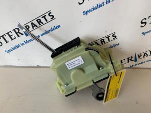 Overhauled Automatic gear selector Mercedes E (W211) 2.2 E-200 CDI 16V Price € 272,25 Inclusive VAT offered by Sterparts Mercedes specialist