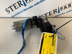Gebrauchte Sitzmotor Mercedes SL (R230) 5.0 SL-500 V8 24V Preis € 49,50 Margenregelung angeboten von Sterparts Mercedes specialist