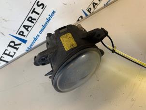 Begagnade Dimljus, höger fram Mercedes B (W245) 2.0 B-200 16V Turbo Pris € 20,00 Marginaltabell erbjuds av Sterparts Mercedes specialist