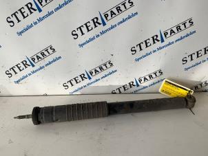 Begagnade Stötdämpare, vänster bak Mercedes B (W245) 2.0 B-200 16V Turbo Pris € 24,95 Marginaltabell erbjuds av Sterparts Mercedes specialist