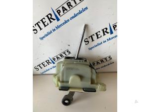 Used Automatic gear selector Mercedes E (W211) 2.2 E-200 CDI 16V Price € 199,50 Margin scheme offered by Sterparts Mercedes specialist