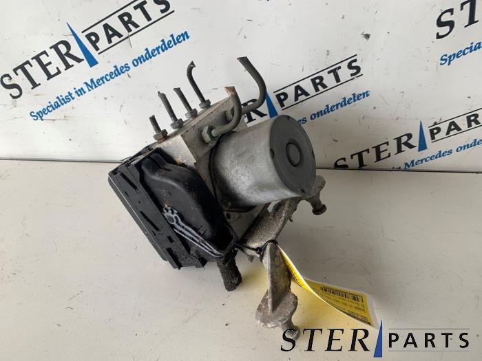 Usagé Pompe ABS Mercedes B (W245) 2.0 B-200 16V Turbo Prix € 44,95 Règlement à la marge proposé par Sterparts Mercedes specialist