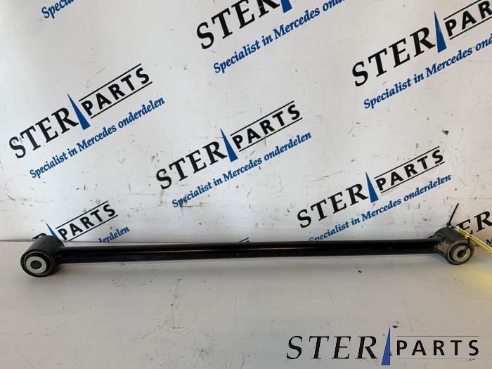 Begagnade Styrstag, vänster Mercedes R (W251) 3.5 350 V6 24V 4-Matic Pris € 24,95 Marginaltabell erbjuds av Sterparts Mercedes specialist