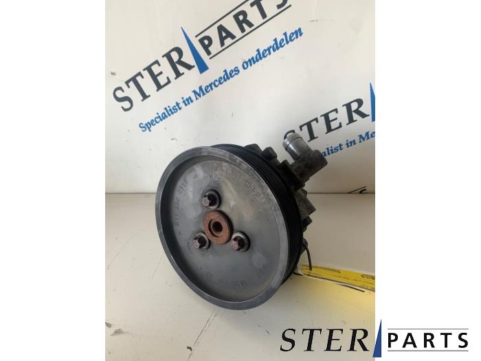 Usagé Pompe de direction Mercedes C (W203) 2.7 C-270 CDI 20V Prix € 44,95 Règlement à la marge proposé par Sterparts Mercedes specialist