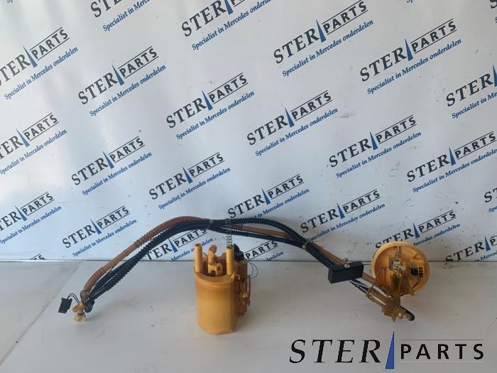 Usagé Pompe carburant électrique Mercedes C (W203) 2.7 C-270 CDI 20V Prix € 74,50 Règlement à la marge proposé par Sterparts Mercedes specialist