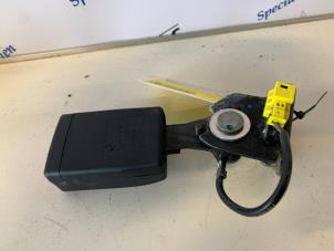 Begagnade Bakre bältesspänne, vänster Mercedes B (W246) 1.8 B-180 CDI BlueEFFICIENCY 16V Pris € 19,95 Marginaltabell erbjuds av Sterparts Mercedes specialist