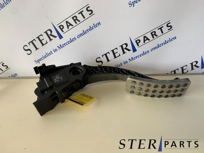 Używane Pedal gazu Mercedes B (W246/W242) 1.8 B-180 CDI BlueEFFICIENCY 16V Cena € 14,95 Procedura marży oferowane przez Sterparts Mercedes specialist