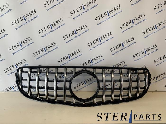 Nowe Grill Mercedes GLC (X253) 2.0 200 16V Cena € 156,09 Z VAT oferowane przez Sterparts Mercedes specialist