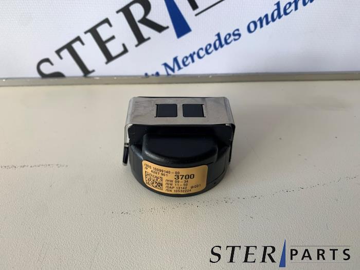 Begagnade Regnsensor Mercedes SL (R231) 350 CGI 3.5 V6 24V Pris € 19,95 Marginaltabell erbjuds av Sterparts Mercedes specialist