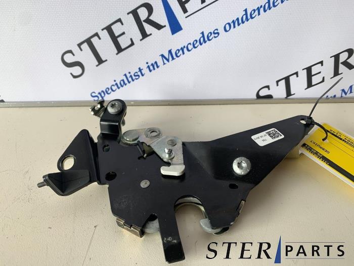Używane Blokada dachu cabrio Mercedes SL (R231) 350 CGI 3.5 V6 24V Cena € 24,95 Procedura marży oferowane przez Sterparts Mercedes specialist