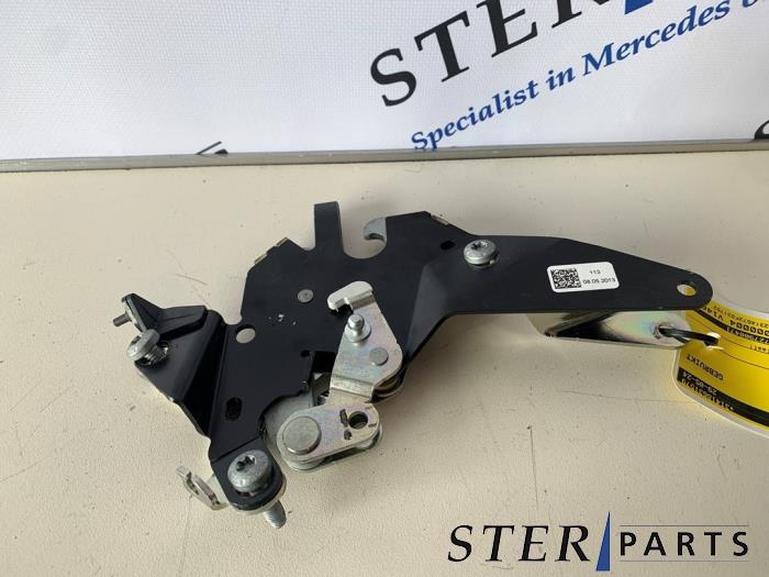Używane Blokada dachu cabrio Mercedes SL (R231) 350 CGI 3.5 V6 24V Cena € 24,95 Procedura marży oferowane przez Sterparts Mercedes specialist