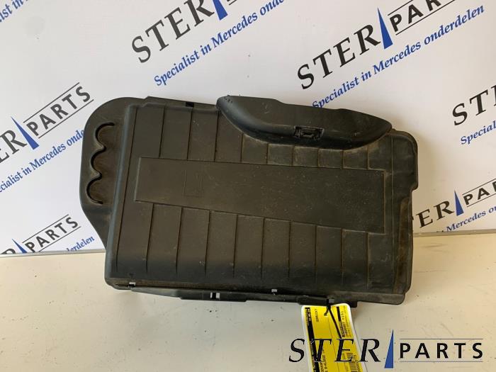 Begagnade Batterilock Mercedes B (W246/W242) 1.8 B-180 CDI BlueEFFICIENCY 16V Pris € 9,95 Marginaltabell erbjuds av Sterparts Mercedes specialist