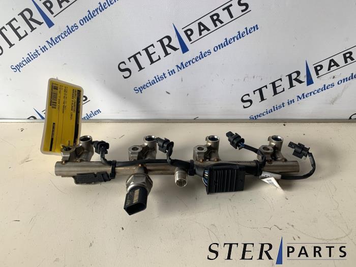 Usagé Système d'injection Mercedes E (C207) E-200 CGI 16V BlueEfficiency Prix € 39,50 Règlement à la marge proposé par Sterparts Mercedes specialist