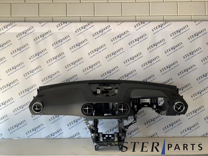 Używane Panel Mercedes SL (R231) 350 CGI 3.5 V6 24V Cena € 495,00 Procedura marży oferowane przez Sterparts Mercedes specialist
