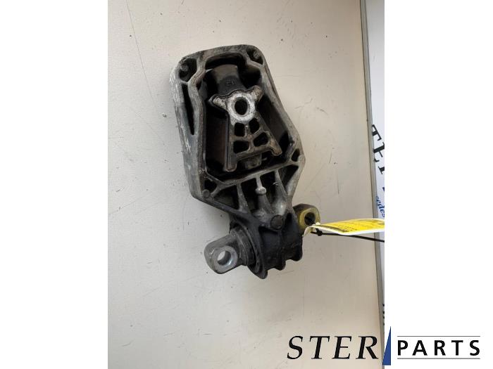 Used Engine mount Mercedes B (W246/W242) 1.8 B-180 CDI BlueEFFICIENCY 16V Price € 19,95 Margin scheme offered by Sterparts Mercedes specialist