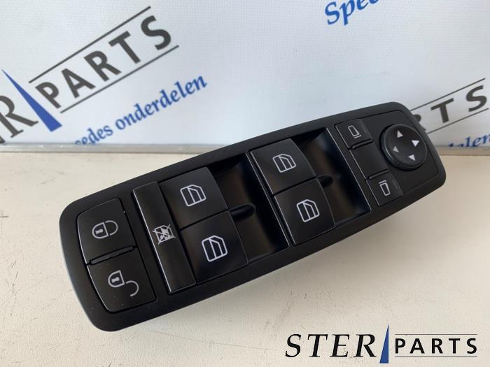 Nuevos Interruptor combinado de ventanillas Mercedes B (W245) 1.7 B-170 16V Precio € 60,44 IVA incluido ofrecido por Sterparts Mercedes specialist