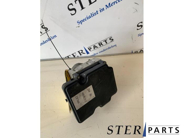 Usagé Pompe ABS Mercedes B (W246/W242) 1.8 B-180 CDI BlueEFFICIENCY 16V Prix € 24,95 Règlement à la marge proposé par Sterparts Mercedes specialist