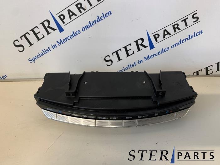 Usagé Commande chauffage Mercedes S (W221) 4.0 S-420 CDI V8 32V Prix € 94,50 Règlement à la marge proposé par Sterparts Mercedes specialist