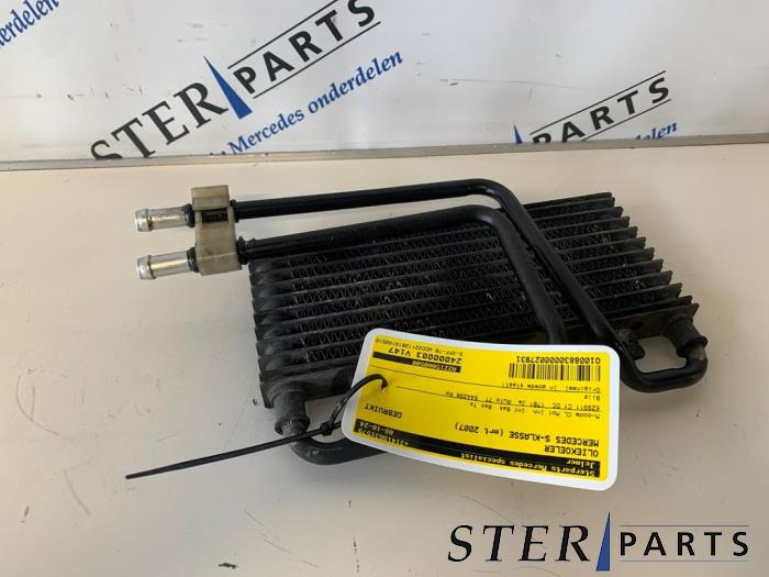 Gebrauchte Ölkühler Mercedes S (W221) 4.0 S-420 CDI V8 32V Preis € 75,00 Margenregelung angeboten von Sterparts Mercedes specialist
