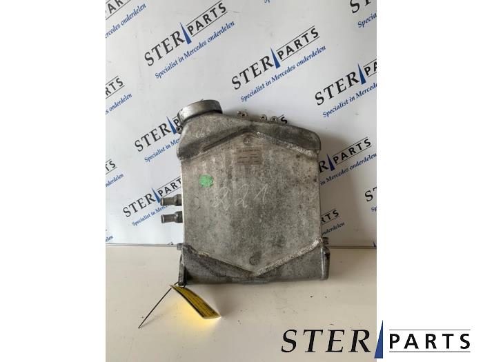 Usados Intercooler Mercedes S (W221) 4.0 S-420 CDI V8 32V Precio € 99,50 Norma de margen ofrecido por Sterparts Mercedes specialist