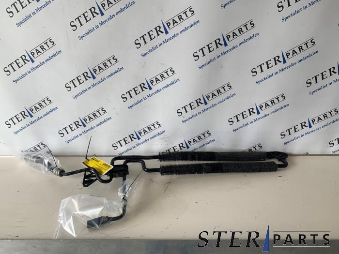Gebrauchte Ölkühler Mercedes S (W221) 4.0 S-420 CDI V8 32V Preis € 125,00 Margenregelung angeboten von Sterparts Mercedes specialist