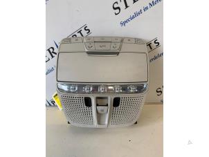 Używane Oswietlenie wewnetrzne przód Mercedes C (W205) C-180 1.6 CDI BlueTEC, C-180 d 16V Cena € 39,50 Procedura marży oferowane przez Sterparts Mercedes specialist