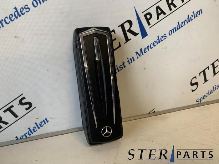 Begagnade Bluetooth-modul Mercedes C (W205) C-200 2.0 CGI 16V Pris € 99,95 Marginaltabell erbjuds av Sterparts Mercedes specialist