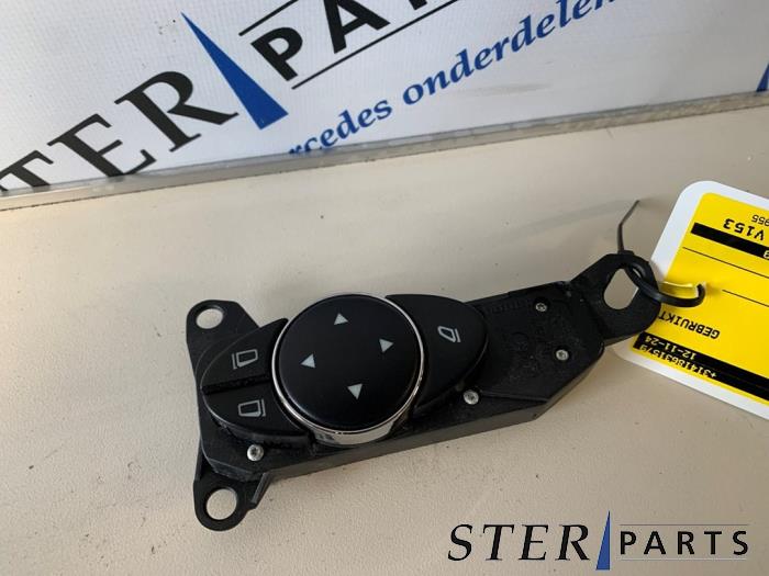 Usados Interruptor de retrovisor Mercedes CLS (C219) 320 CDI 24V Precio € 19,95 Norma de margen ofrecido por Sterparts Mercedes specialist