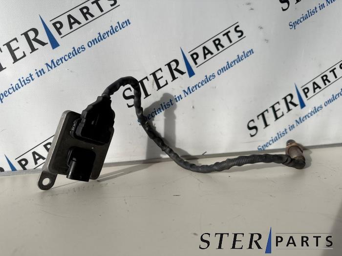 Begagnade NOx-sensor Mercedes E (C207) E-350 CDI V6 24V Pris € 149,50 Marginaltabell erbjuds av Sterparts Mercedes specialist