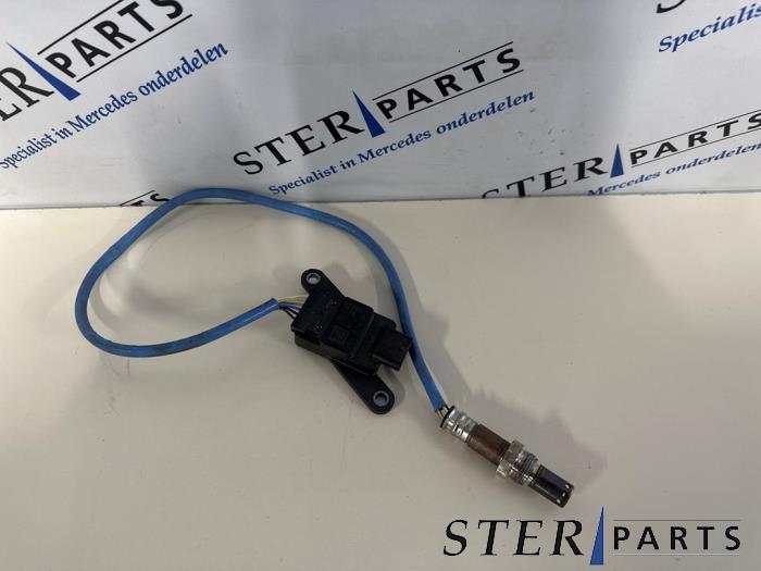 Usados Sensor Nox Mercedes E (W213) E-220d 2.0 Turbo 16V 4-Matic Precio € 195,00 Norma de margen ofrecido por Sterparts Mercedes specialist