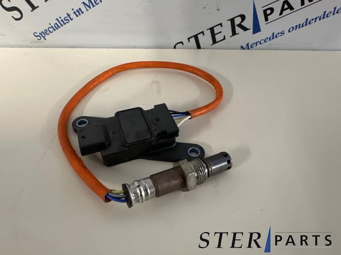 Usados Sensor Nox Mercedes Sprinter 3,5t (907.6/910.6) 317 CDI 2.0 D RWD Precio € 174,50 Norma de margen ofrecido por Sterparts Mercedes specialist