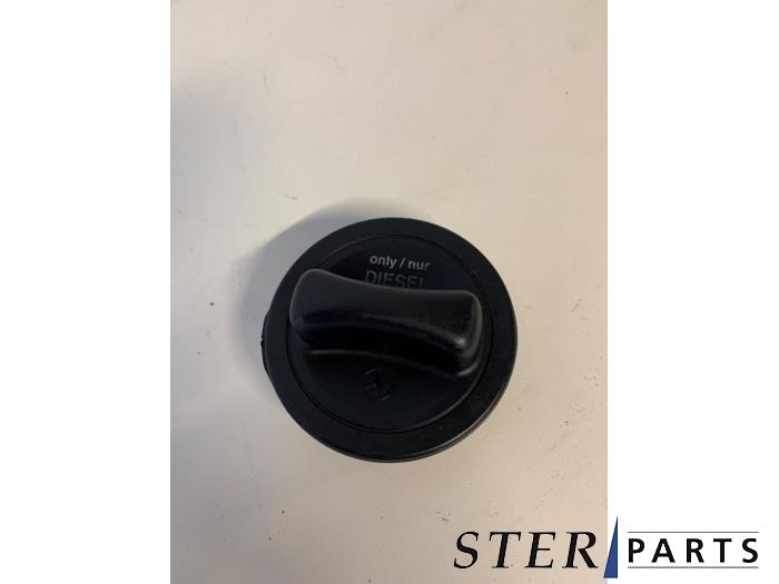 Begagnade Tanklock Mercedes E (W210) 2.2 E-220 CDI 16V Pris € 7,50 Marginaltabell erbjuds av Sterparts Mercedes specialist