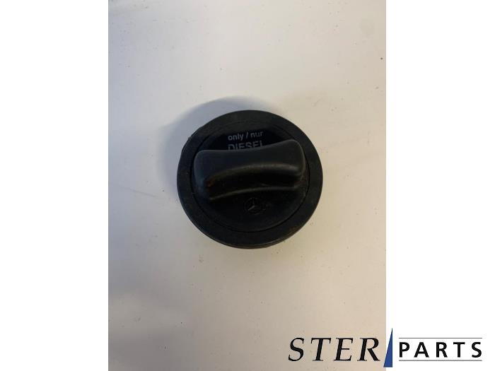 Begagnade Tanklock Mercedes E (W210) 2.2 E-220 CDI 16V Pris € 7,50 Marginaltabell erbjuds av Sterparts Mercedes specialist