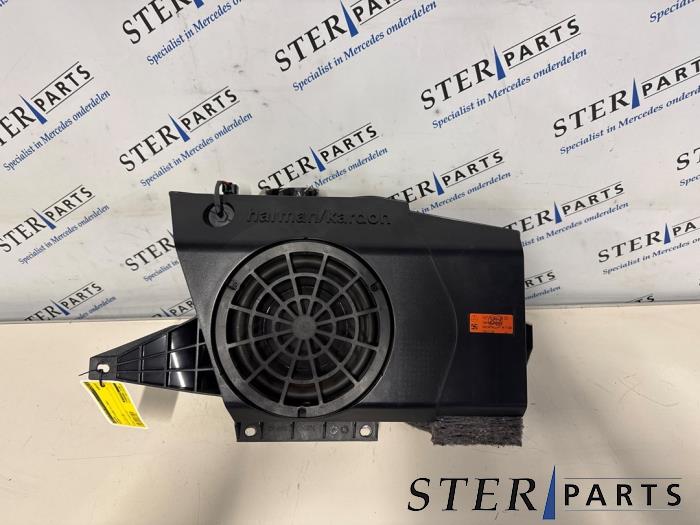 Begagnade Bashögtalare Mercedes E Combi (S211) 3.2 E-320 CDI 24V Pris € 59,50 Marginaltabell erbjuds av Sterparts Mercedes specialist