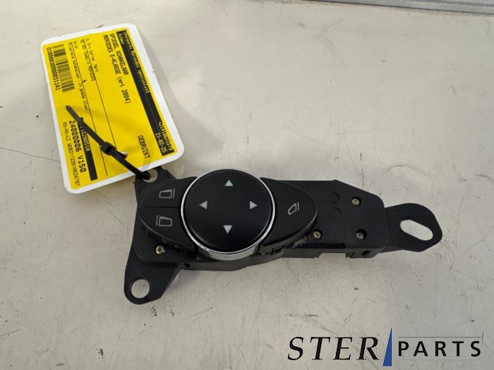 Usados Interruptor de retrovisor Mercedes E Combi (S211) 3.2 E-320 CDI 24V Precio € 19,95 Norma de margen ofrecido por Sterparts Mercedes specialist