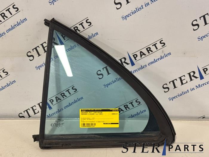 Usados Ventanilla triangular izquierda detrás Mercedes C (W203) 2.0 C-180 16V Precio € 24,95 Norma de margen ofrecido por Sterparts Mercedes specialist