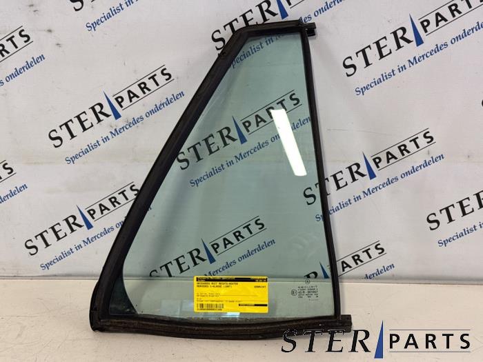 Usados Ventanilla triangular derecha detrás Mercedes C Combi (S202) 1.8 C180T 16V Precio € 19,50 Norma de margen ofrecido por Sterparts Mercedes specialist