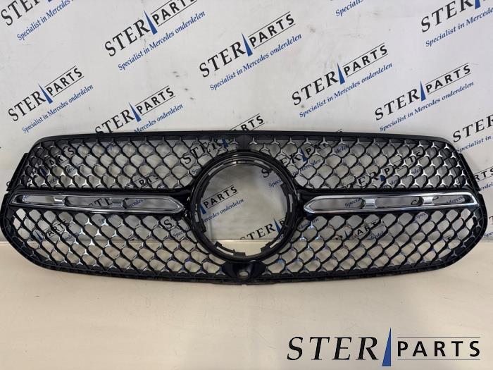 Używane Grill Mercedes GLE (V167) 350 e 2.0 16V 4-Matic Cena € 124,95 Procedura marży oferowane przez Sterparts Mercedes specialist